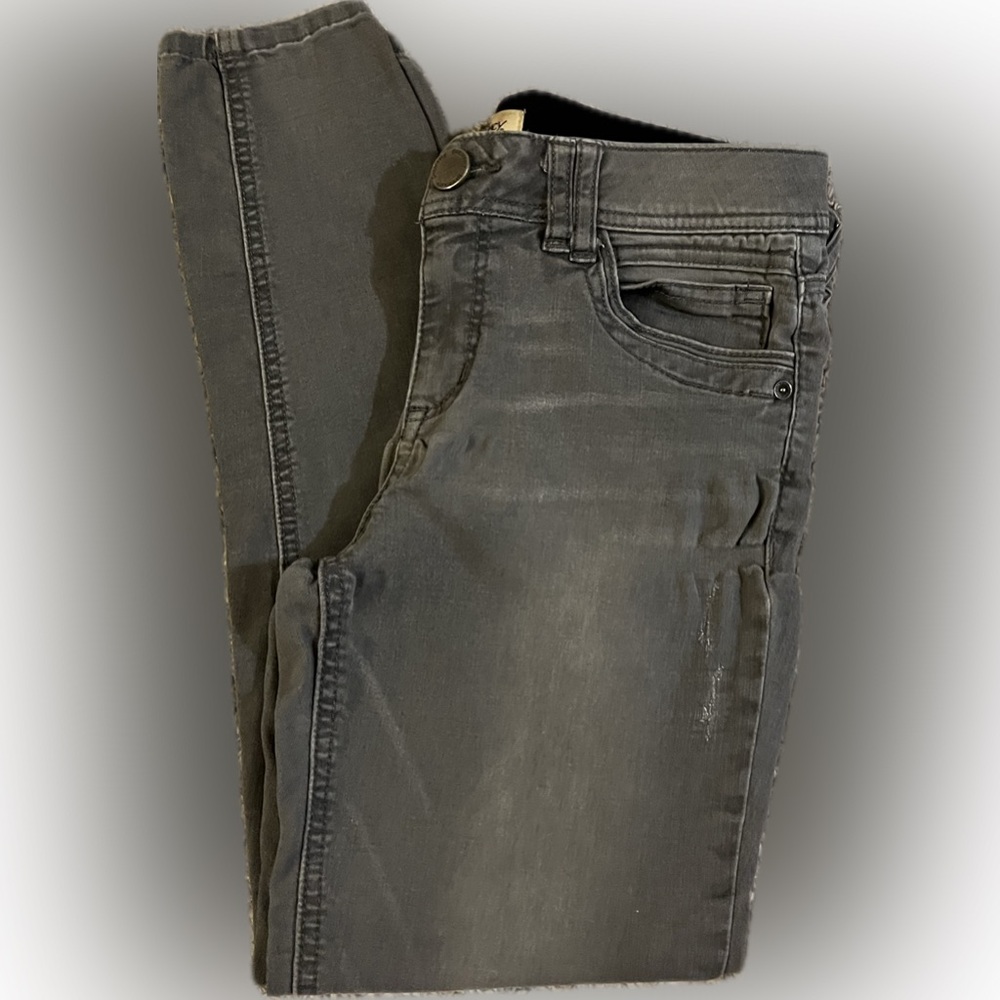 Democracy AB Technology Gray Skinny Jeans with Vintage-Inspired Look